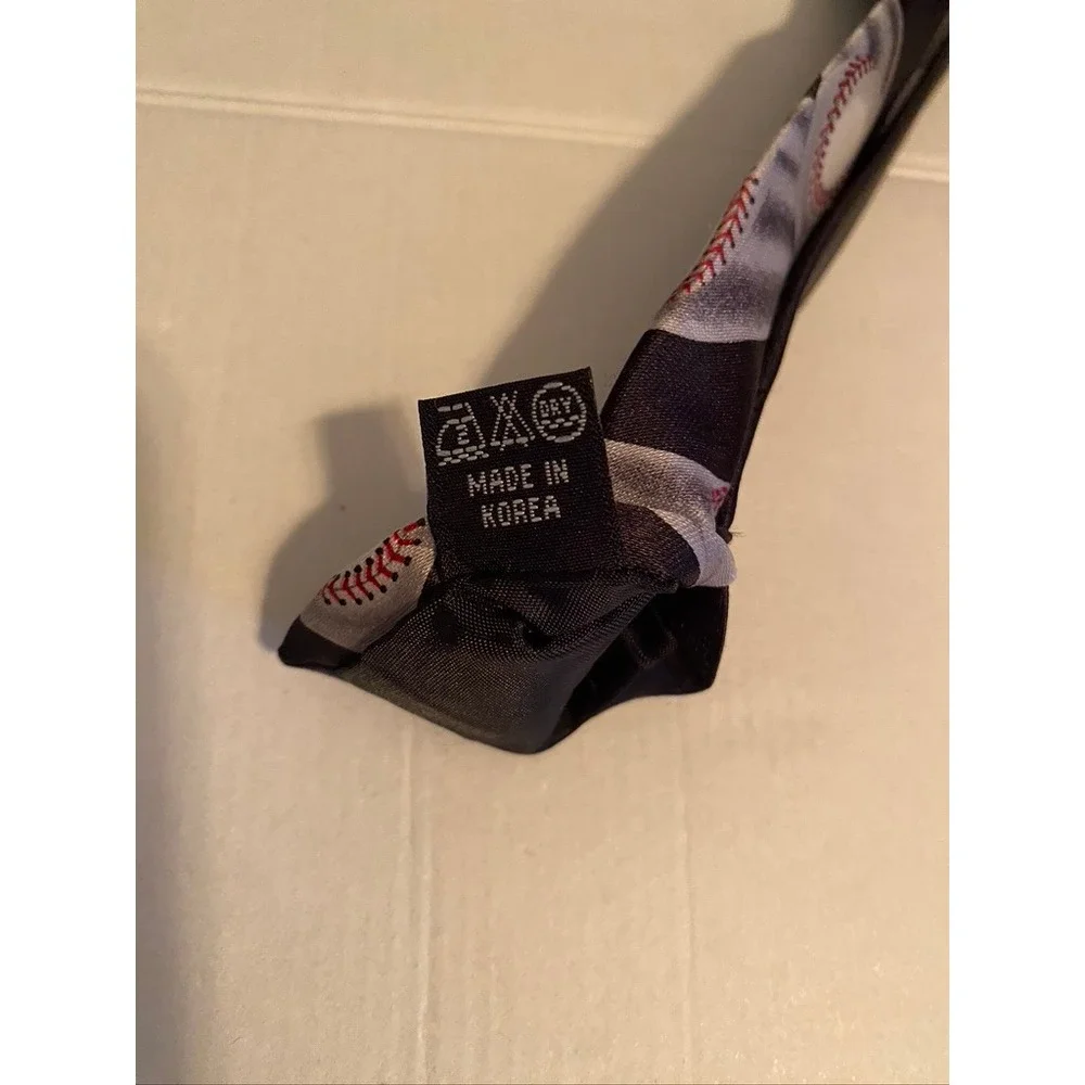 Ralph Marlin Seattle Mariners Curve Ball MLB Necktie Black Baseball 2003 251355